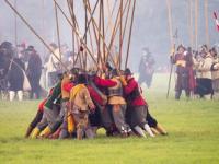 综合格斗赛场焦点！英格兰队对阵西班牙队，超级对决，球迷热情点燃赛场