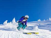 英超抢七大战对决在即！新疆男篮演练定位球，金州勇士密集防守应对