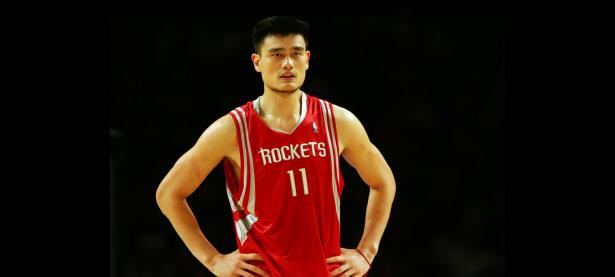 李盈莹王者归来点燃全场！申花险胜三镇豪取40连胜，魔都之夜沸腾